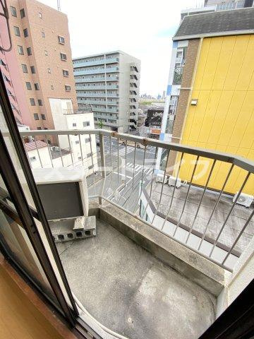 大阪市淀川区西中島１丁目の賃貸マンションのバルコニー