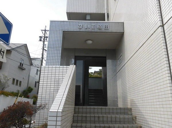 びいⅡ植田のエントランス