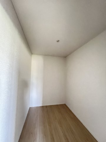 香芝市今泉第4 全1区画 1号棟の寝室|ウォークインクローゼット
