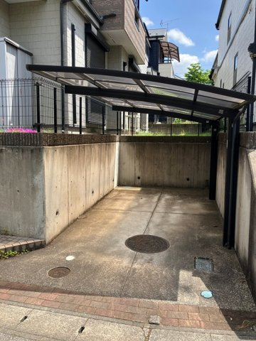 柏戸建の駐車場