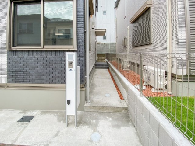 シャトレーゼ　Ａ棟の玄関
