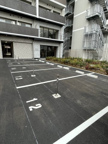 【駐車場】エスリード新大阪ザ・プレミアEAST