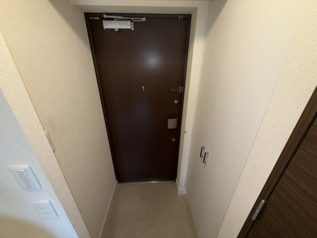 プレサンス三宮ルミネスの玄関