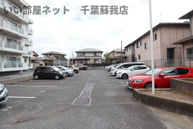 フローラ千葉中央の駐車場|駐車場に車を止められます