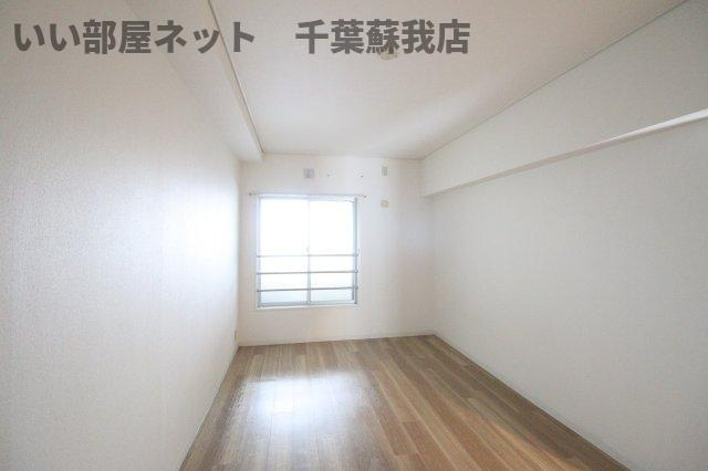 フローラ千葉中央の寝室|開放的な寝室です