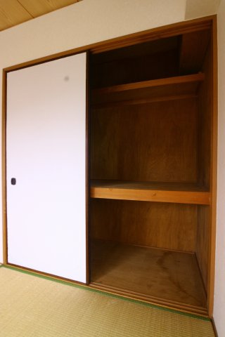 グリーンパレス塩屋の収納