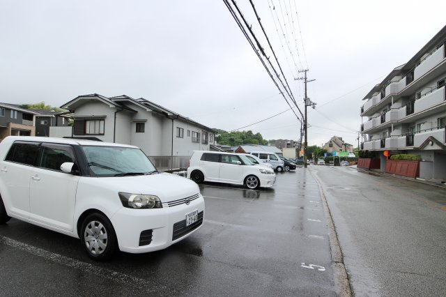 グリーンパレス塩屋の駐車場