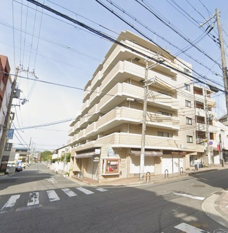 メゾンドール住吉北の外観|JR線市住吉駅・阪急、阪神線御影駅が徒歩圏。各方面アクセスがいい住居は日々の生活を助けてくれますね。
