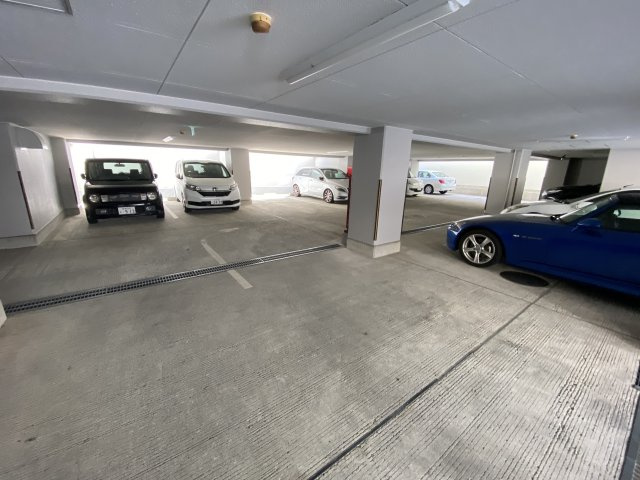 【駐車場】 | Uresidence緑地公園 | 敷地内駐車場