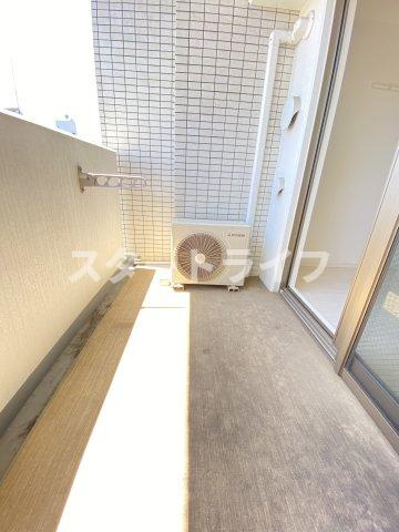 大阪市淀川区東三国１丁目の賃貸マンションのバルコニー