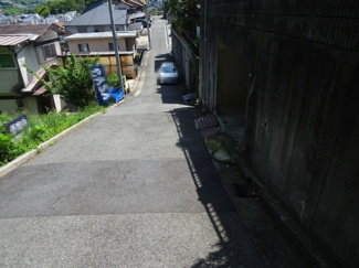 【前面道路含む現地写真】 | 川西市鼓が滝１丁目10の32　建築条件無し土地