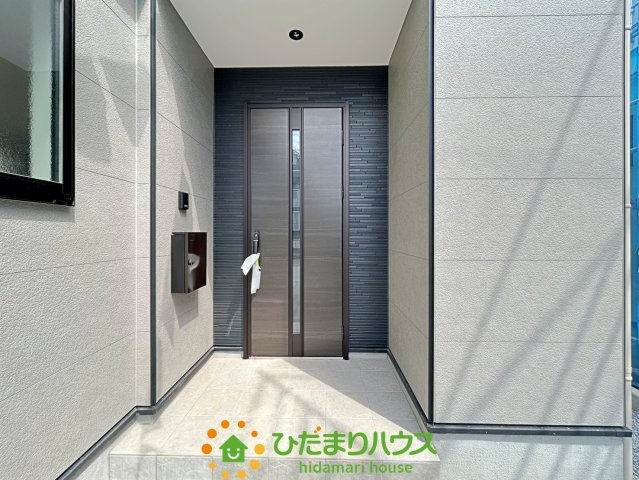 久喜市野久喜4期　新築一戸建て　03　リガーレの玄関