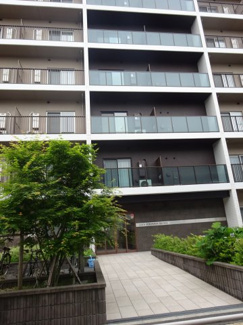 【エントランス】 | ＬＯＣ’Ｓ　ＹＯＫＯＨＡＭＡ　BAYSIDE　