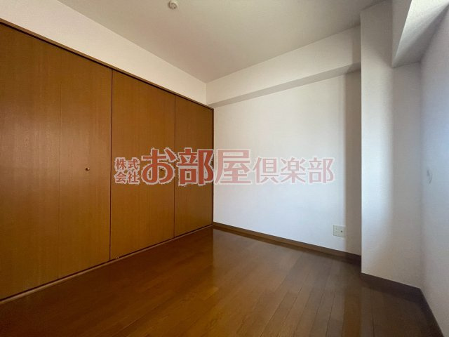 グランデージ中央町の洋室|落ち着いた色調の洋室です