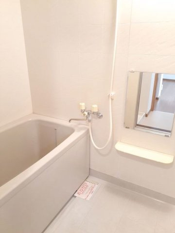 【浴室】 | サンテラス窪　Ｃ | お風呂です