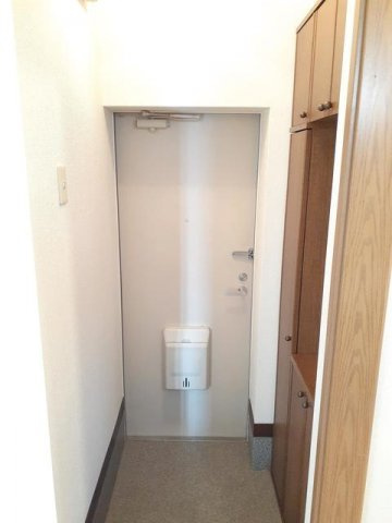 【玄関】 | サンテラス窪　Ｃ | きれいな玄関です