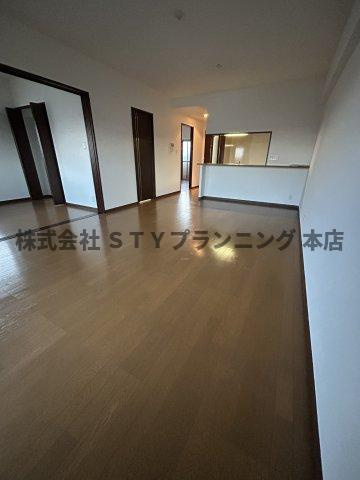 仲介手数料０円！Hill Palace IKAIの居間・リビング