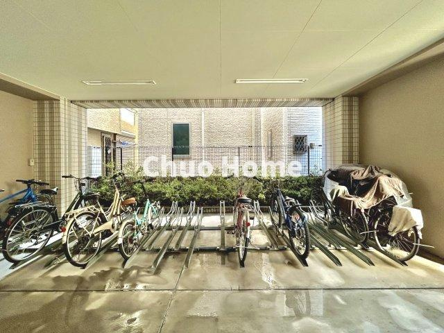 ラ・グラース日暮里の駐輪場|【自転車置き場】最新の空き状況や費用などの詳細は担当スタッフまでお問い合わせください。