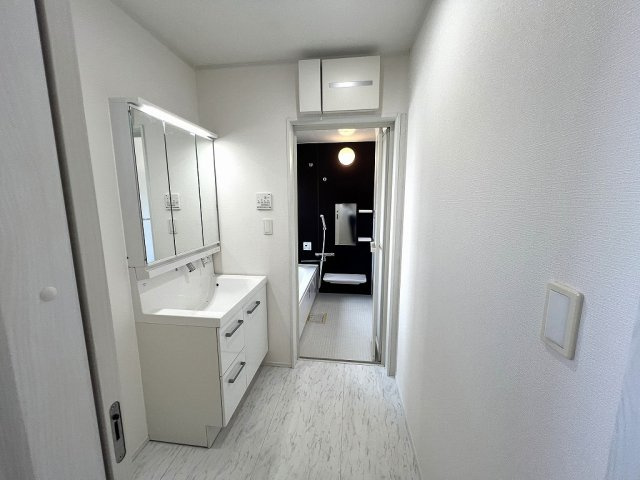 糸満市潮崎町3丁目 4LDKの洗面所