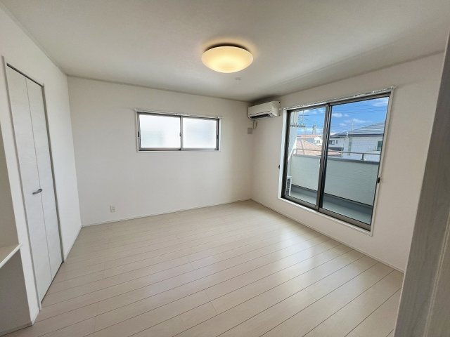 糸満市潮崎町3丁目 4LDKの洋室