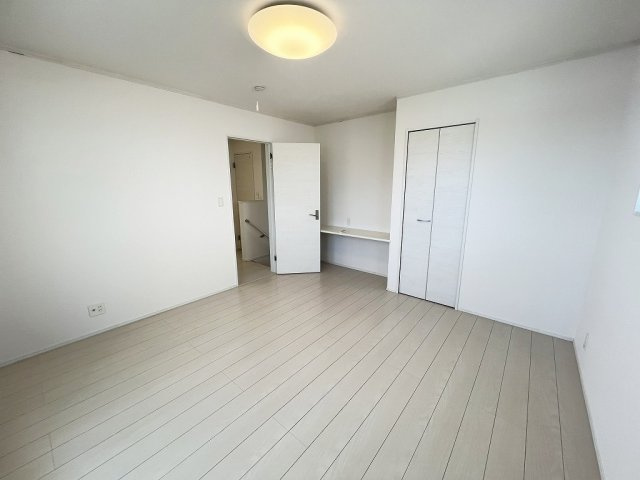 糸満市潮崎町3丁目 4LDKの洋室