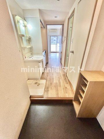 メゾンシティ鷺洲の玄関