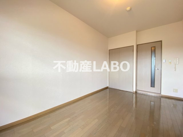アルファ帝塚山の洋室