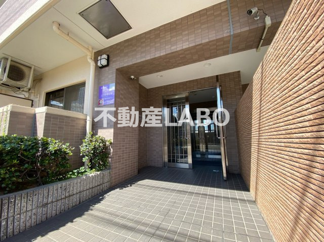 アルファ帝塚山のエントランス