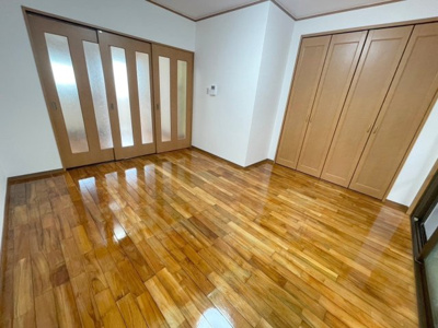【洋室】 | グランドソレイユ | ※別部屋の写真になっております　現状優先です