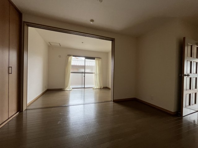レジデンス川島の洋室