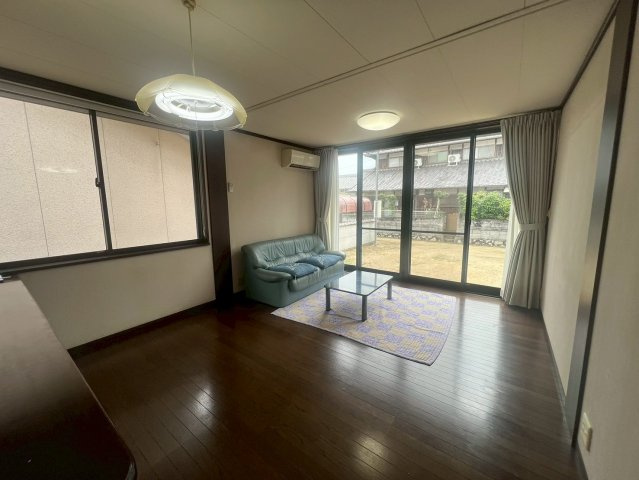 【居間・リビング】の画像
