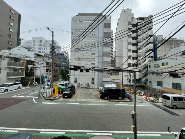 メゾンナカムラ北堀江の駐車場