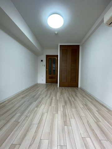 メゾンナカムラ北堀江の洋室