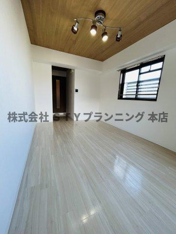 仲介手数料０円！プロビデンス新瑞橋の居間・リビング