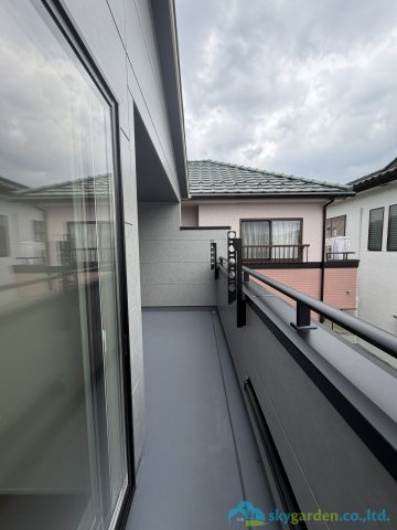 厚木市愛甲東1丁目　新築戸建　全1棟1号棟のバルコニー