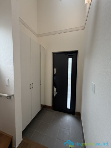 厚木市愛甲東1丁目　新築戸建　全1棟1号棟の玄関