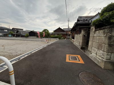 【前面道路含む現地写真】 | 岸和田市田治米町土地2号地 | 前面道路
