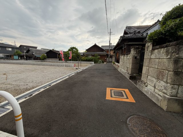 【前面道路含む現地写真】 | 岸和田市田治米町土地2号地 | 前面道路