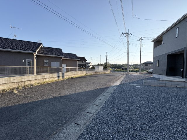 【前面道路含む現地写真】 | 大里郡寄居町用土　クレイドルガーデン　新築戸建　全4棟　1号棟 | 8/22撮影