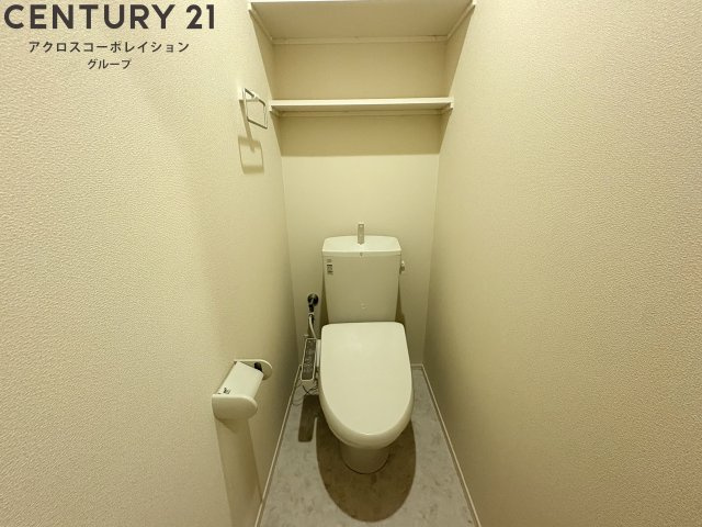 収納スペースあり！綺麗なトイレです！