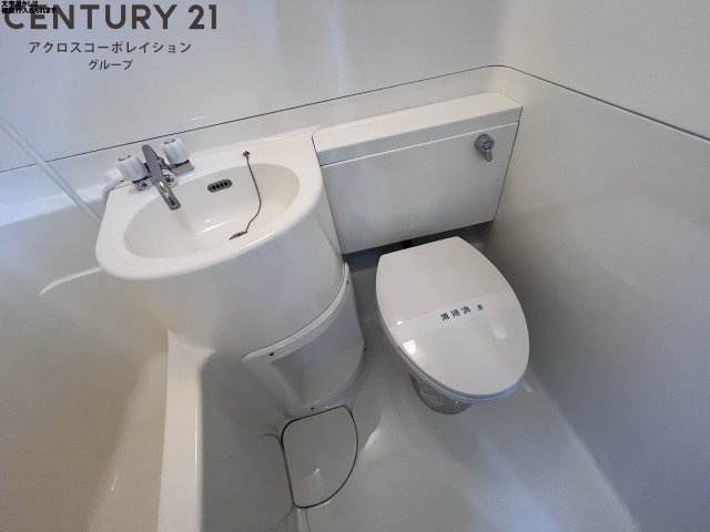 シンプルで掃除のしやすいトイレです！