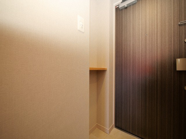 スプランディッド新大阪EASTの玄関