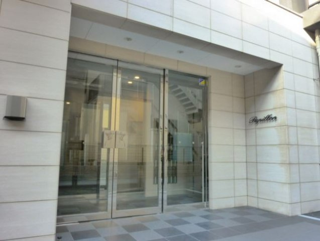 PAPILLONのエントランス