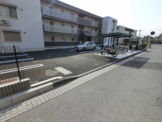 【駐車場】