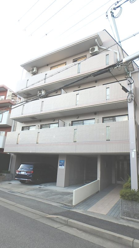 神戸市東灘区田中町２丁目の駐車場の外観