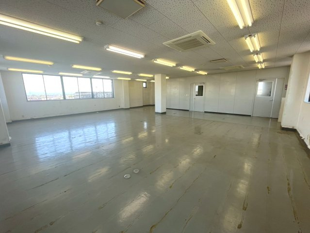 岡田ビルの内装