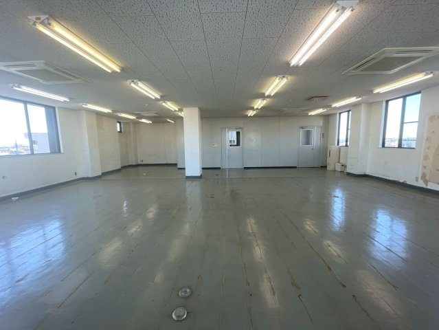 岡田ビルの内装