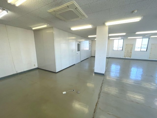 岡田ビルの内装