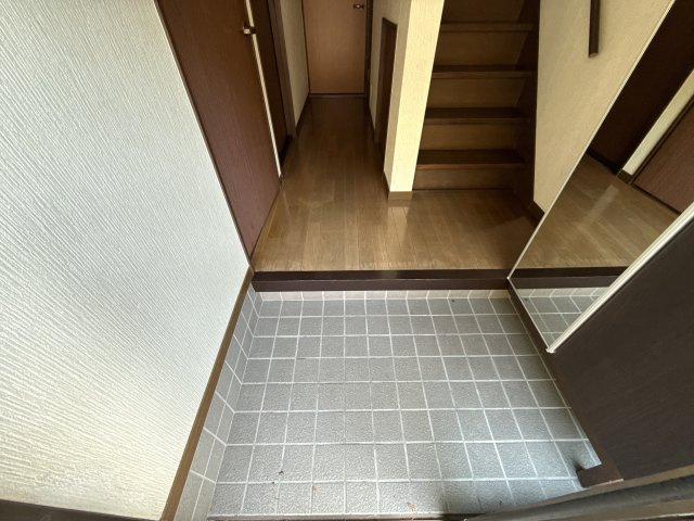 姫路市夢前町山冨のハイツの玄関