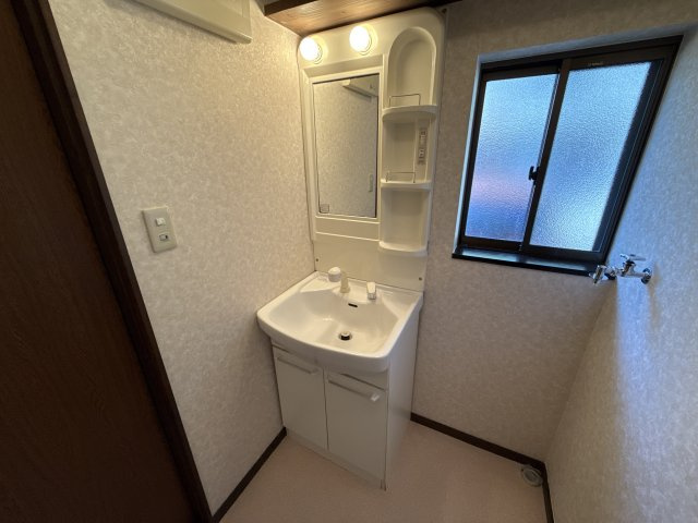 姫路市夢前町山冨のハイツの洗面所